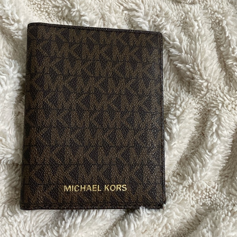 Michael Kors brand new passport cover/card slot holder!
